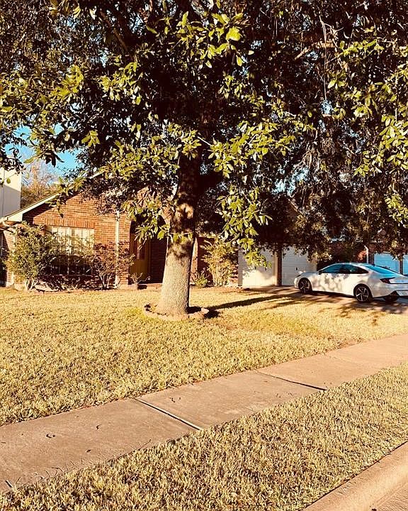 1st image of 8927 Diamond Lake Ln