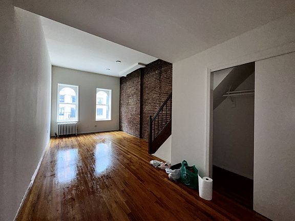 2nd image of 353 Amsterdam Ave #9S