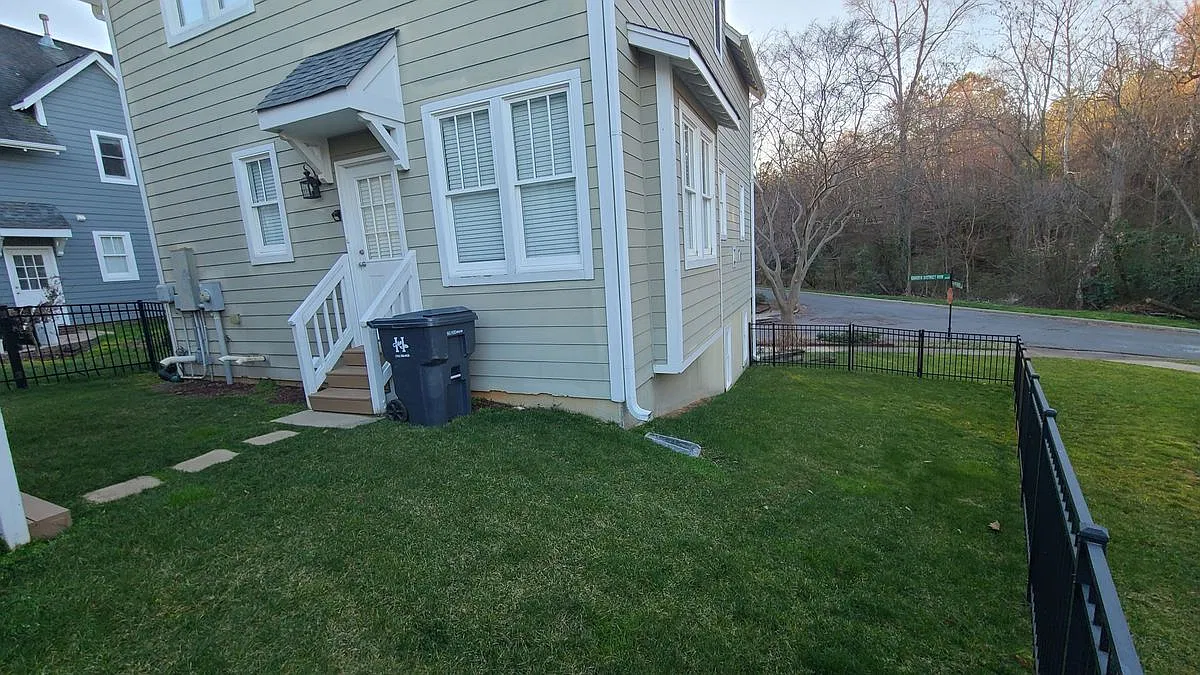 4 bed, 3.5 bath, 2450 sqft, $2,550 — Photo 3