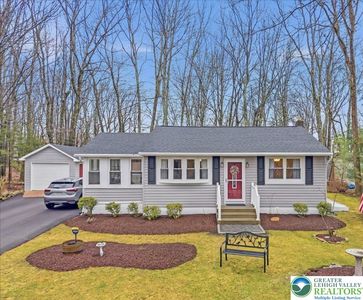 1249 Lexington Ave, Pocono Summit, PA, 18346
