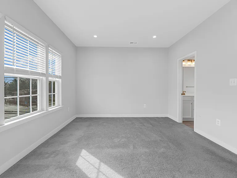 2460 James Bank Rd SE — Photo 8