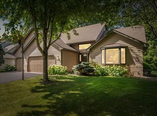 635 Sunset Ct, Shoreview, MN 55126