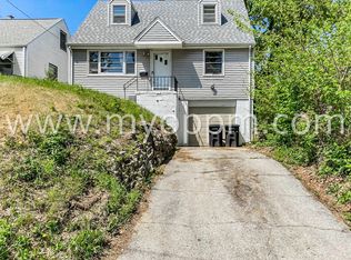 3712 N 41st St, Omaha, NE 68111