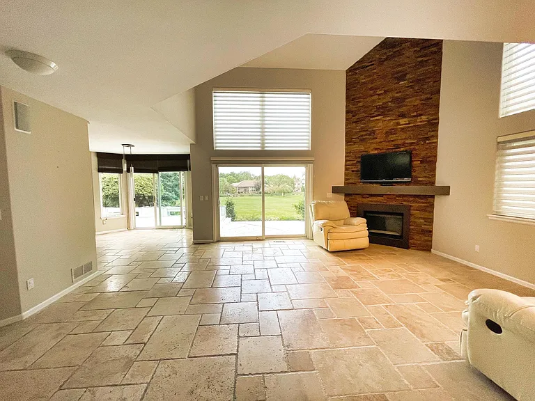 6832 Poppy Ct — Photo 3