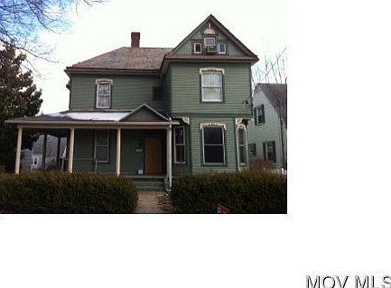 1st image of 2106 Oak St