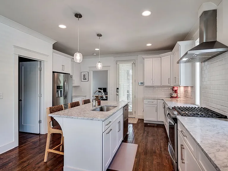 926 Thomas Ave — Photo 20