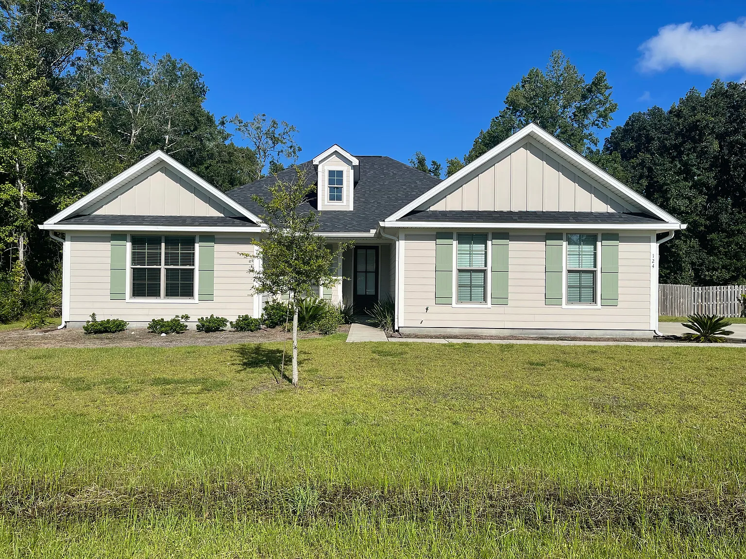 Spacious 4BR/3.5BA Home with Huge Fenced Backyard in The Lakes — Photo 1