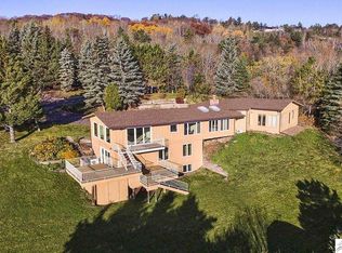 1622 Woodcrest Dr, Duluth, MN 55804