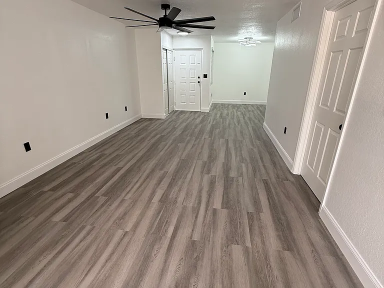 2820 N Oakland Forest Dr #107 — Photo 9