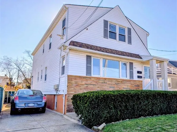 119 Beach Channel Dr #11, Rockaway Park, NY 11694