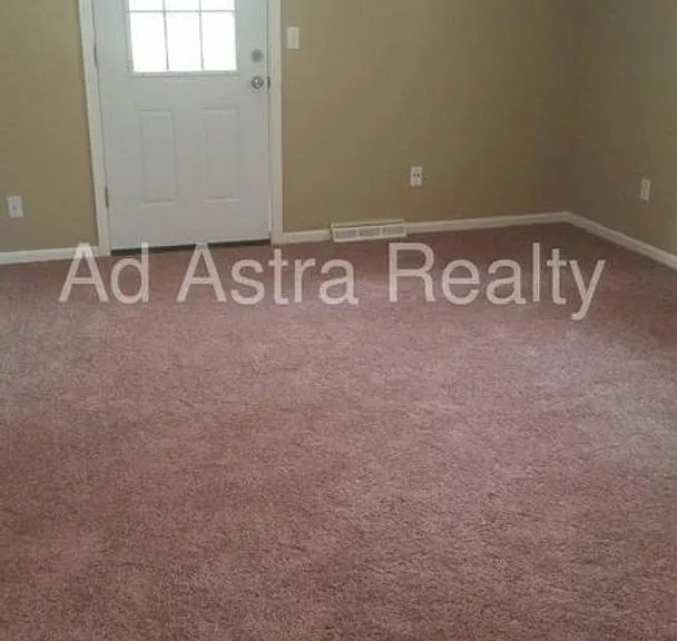 6136 Long Ave — Photo 9