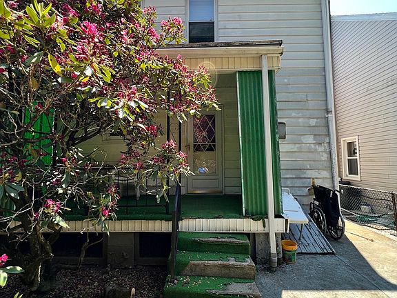 3rd image of 32 W Ogden St