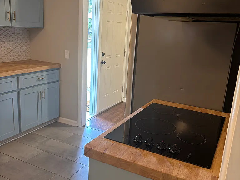 2037 Shadywood Ln — Photo 11