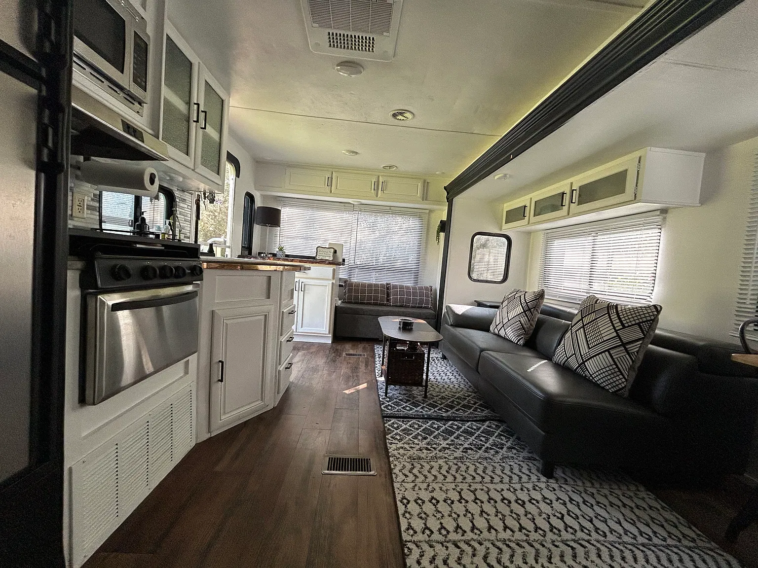 1 bed, 300 sqft, $850 — Photo 3