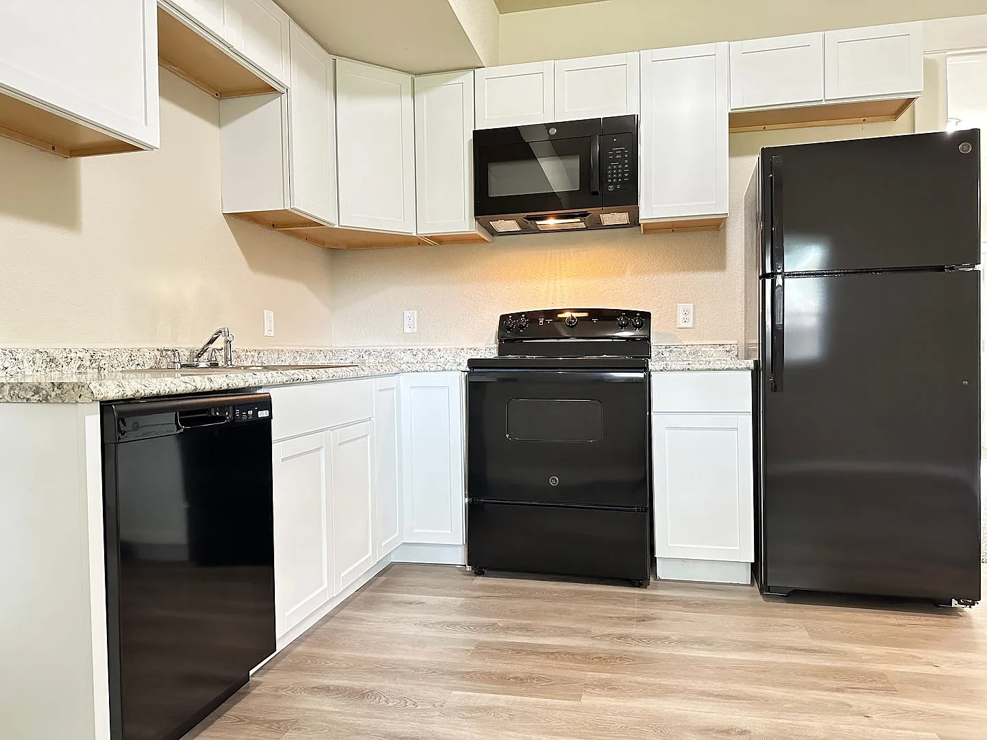 4 Bedroom Remodeled Home in Chariton — Photo 2