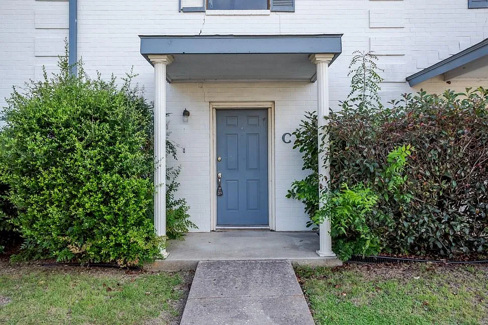 2 bed, 2.5 bath, 1168 sqft, $1,500 — Photo 2