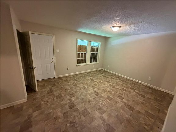 3rd image of 4218 Buck St