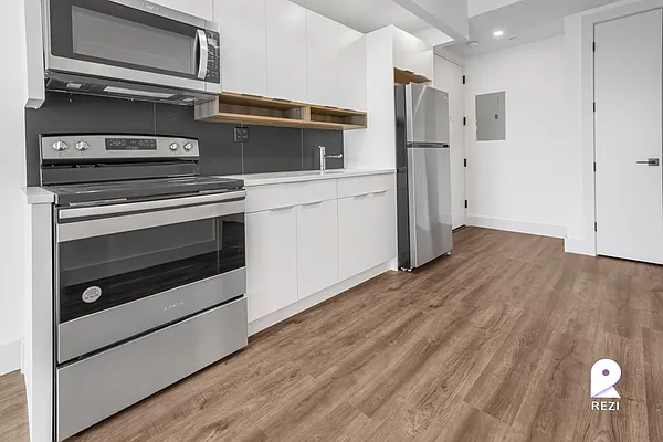 Rented by REZI | media 14