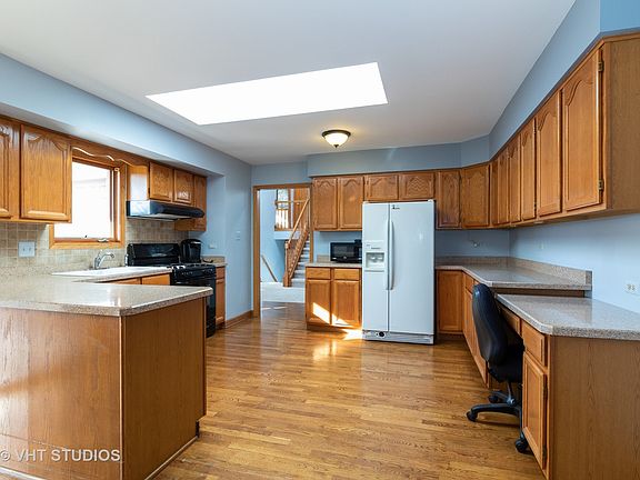 5th image of 16124 Lake Villa Ave