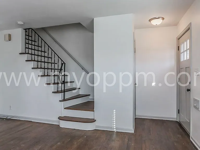 4360 Davenport St — Photo 3