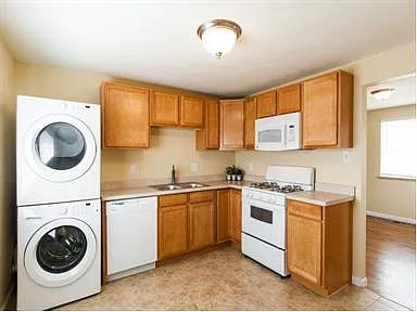 2506 E 31st Ave #TOP FLOOR Photo 1