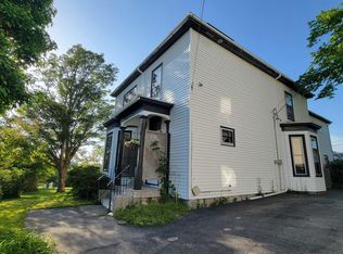 22 Baker St, Yarmouth, NS B5A 2W9