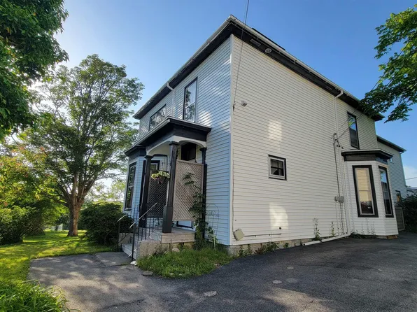 22 Baker St, Yarmouth, NS B5A 2W9