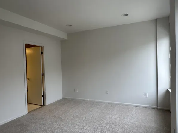 600 Harbor Boulevard image 12 of 32