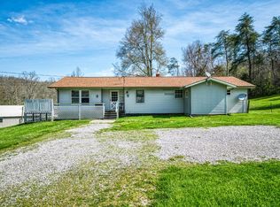 1510 Claysville Rd, Crossville, TN 38571