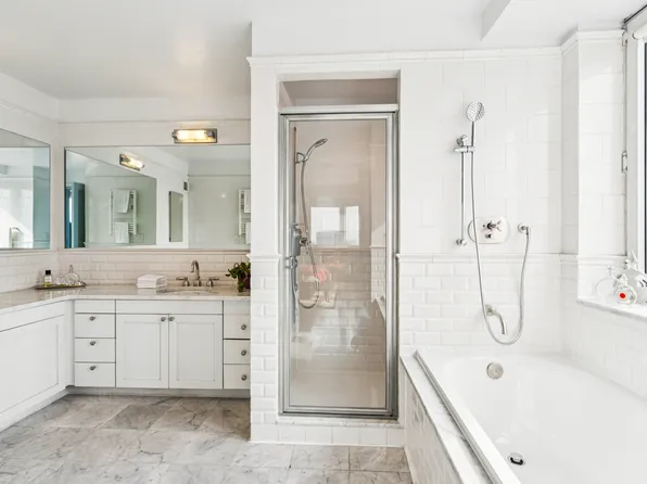 425 5th Avenue image 8 of 25