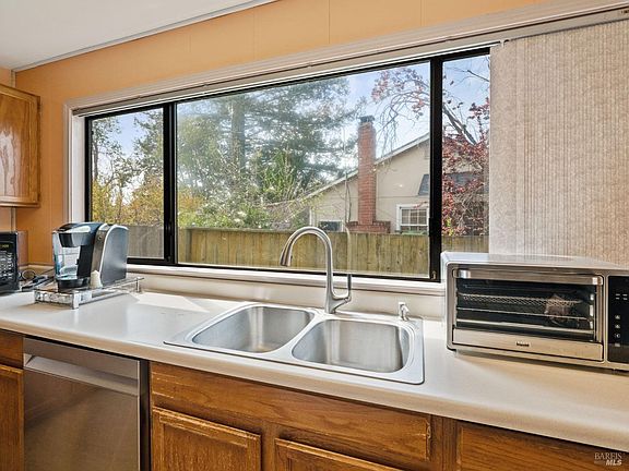 4th image of 836 Lancewood Court