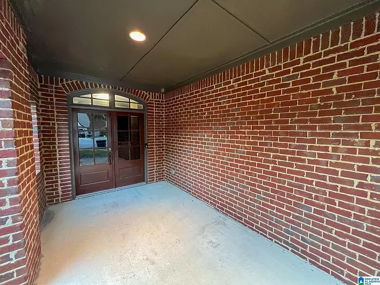 1117 Monaghan Dr — Photo 2