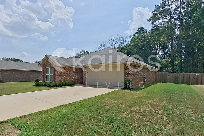 4 bed, 2.0 bath, 1671 sqft, $2,095 — Photo 3