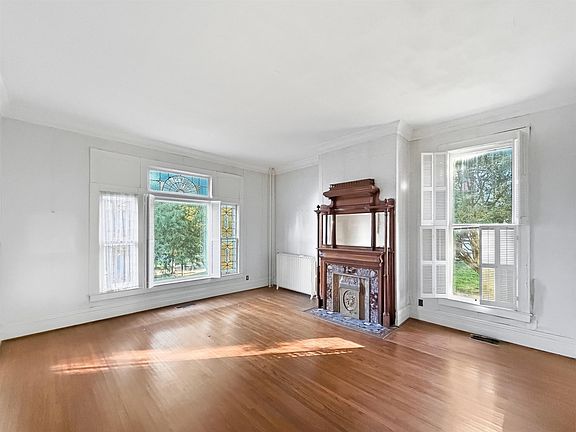 5th image of 220 S Morgan St
