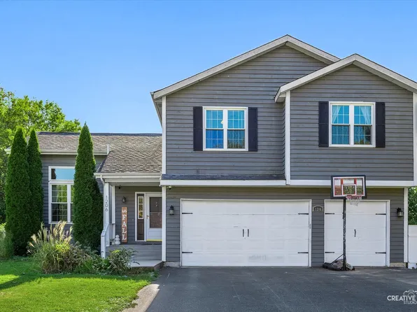 1206 Holiday Dr, Somonauk, IL 60552