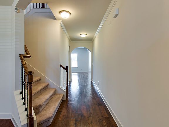 2nd image of 1205 Cressy Ln