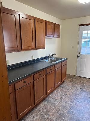 3rd image of 139 Shadoway Dr #A