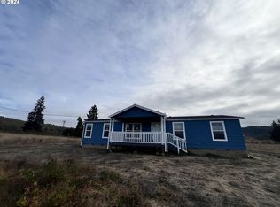 6884 Lookingglass Rd, Roseburg, OR 97471