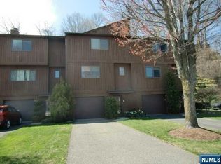79 Metro Vista Dr, Hawthorne, NJ 07506