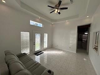 2nd image of 2325 Lyndell Dr