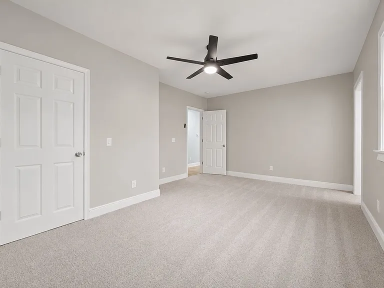 1658 Temple Ave — Photo 18