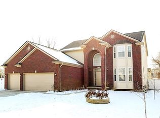 1026 Arthur Dr, Troy, MI 48083