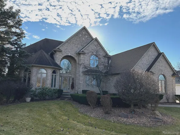 5023 Maceri Cir, Sterling Heights, MI 48314