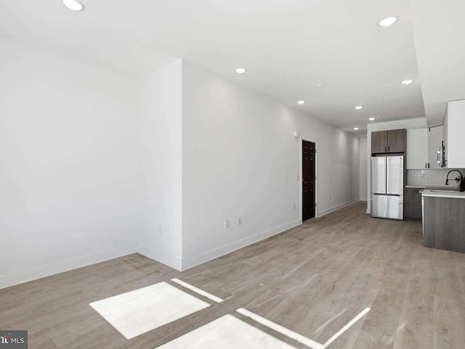 2 bed, 1.5 bath, $1,400 — Photo 4