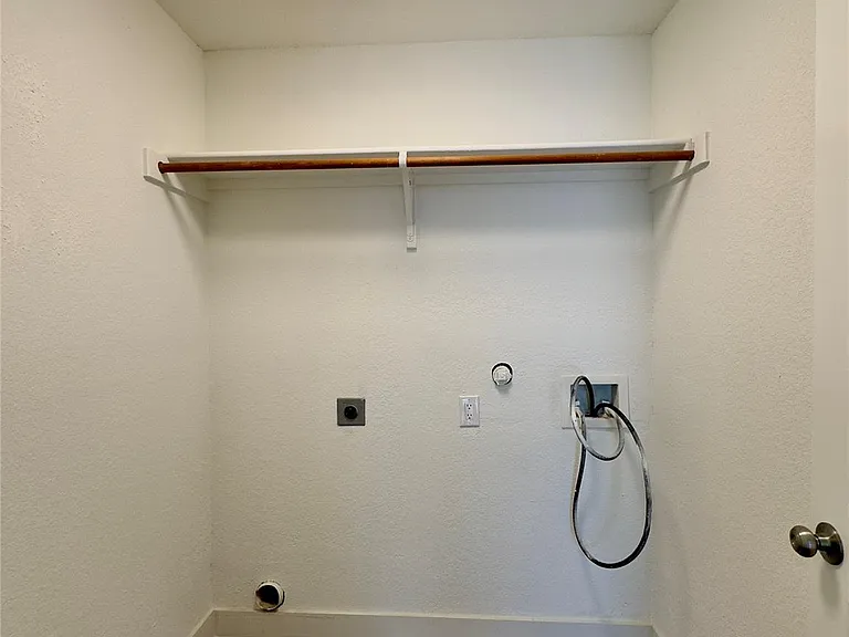 757 Eagle Dr — Photo 24