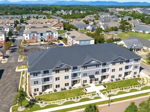 420 Capstone Dr Unit 103, Lynchburg, VA 24502