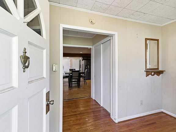 5th image of 371 Myers Rd