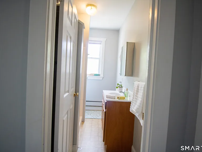 88 Riverview Ave — Photo 5