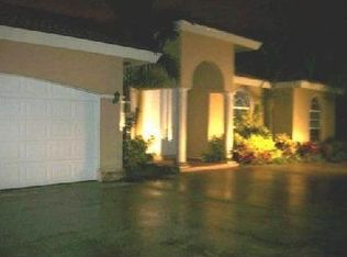 18203 SW 232nd St, Miami, FL 33170