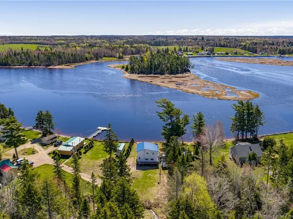 28 Irving Beach Ln, Westmorland, NB E4M 2Y4